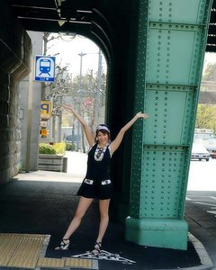 Голые азиатки с сочными попками и волосатыми кисками