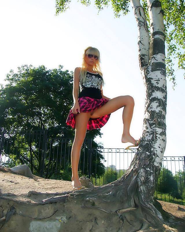 Девушка, наверное, забыла одеть трусики 11 фотка