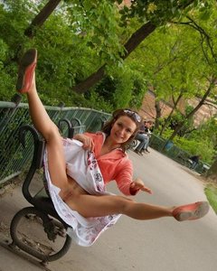 Дамы делятся своими прелестями