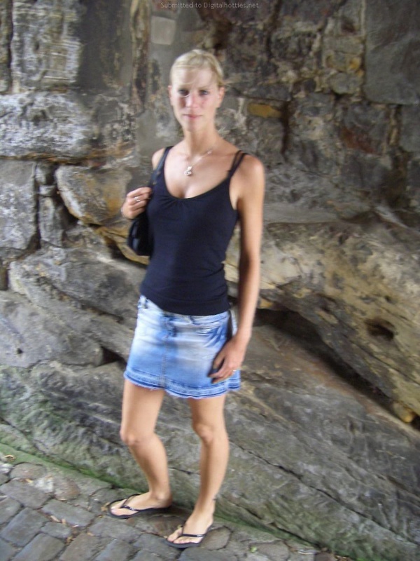  Блондинка с хорошими сиськами - 78 фото  55 фотка