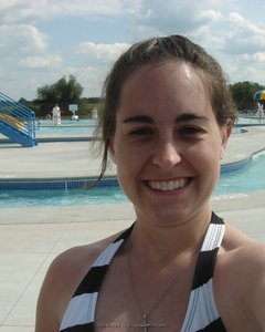  Раздвинула ноги на кровати - 26 фото 