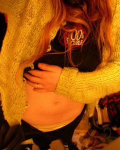  Трогает киску - 5 фото 